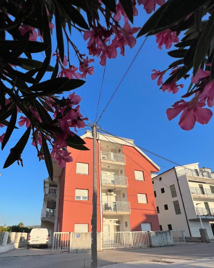 Apartments Zora Trogir Kültér fotó